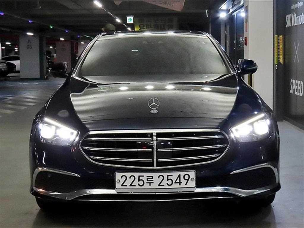 벤츠 E 클래스 E300e 4MATIC 익스클루시브 사진 2/20