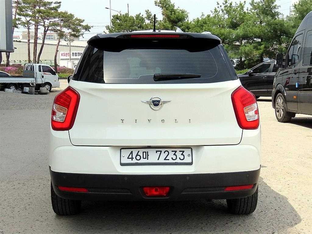 Ssangyong Tivoli - Vista 4