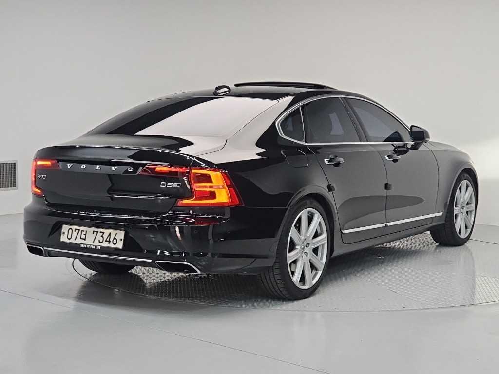 Volvo S90 - Vista 4