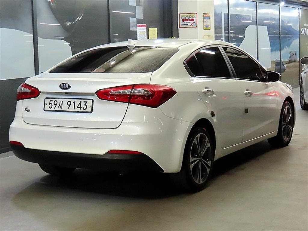 KIA K3 - Vista 4