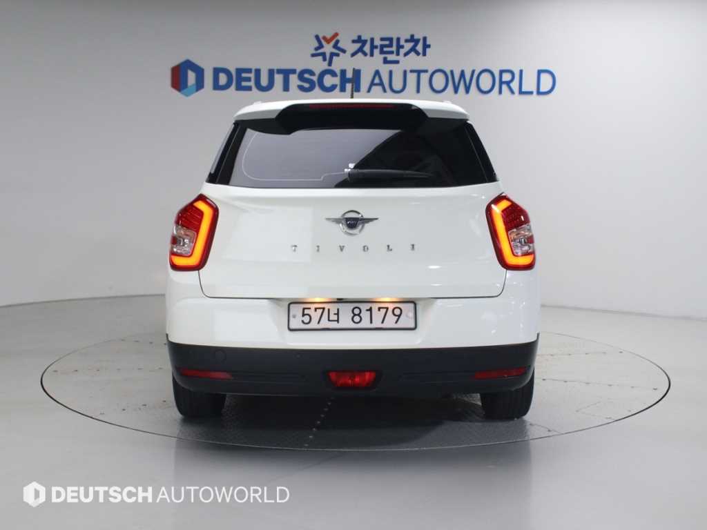 Ssangyong Tivoli - Vista 4