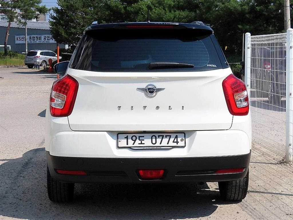 Ssangyong Tivoli - Vista 4