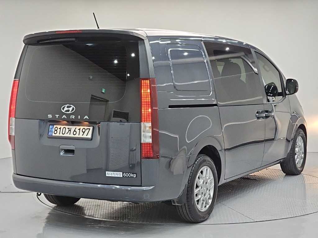 HYUNDAI Staria - Vista 4