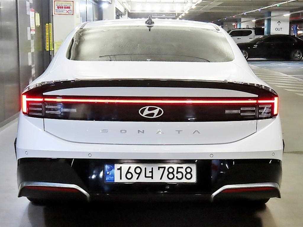 HYUNDAI Sonata - Vista 5