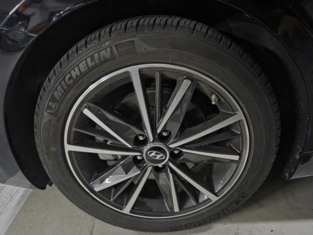 HYUNDAI Grandeur - Vista 5