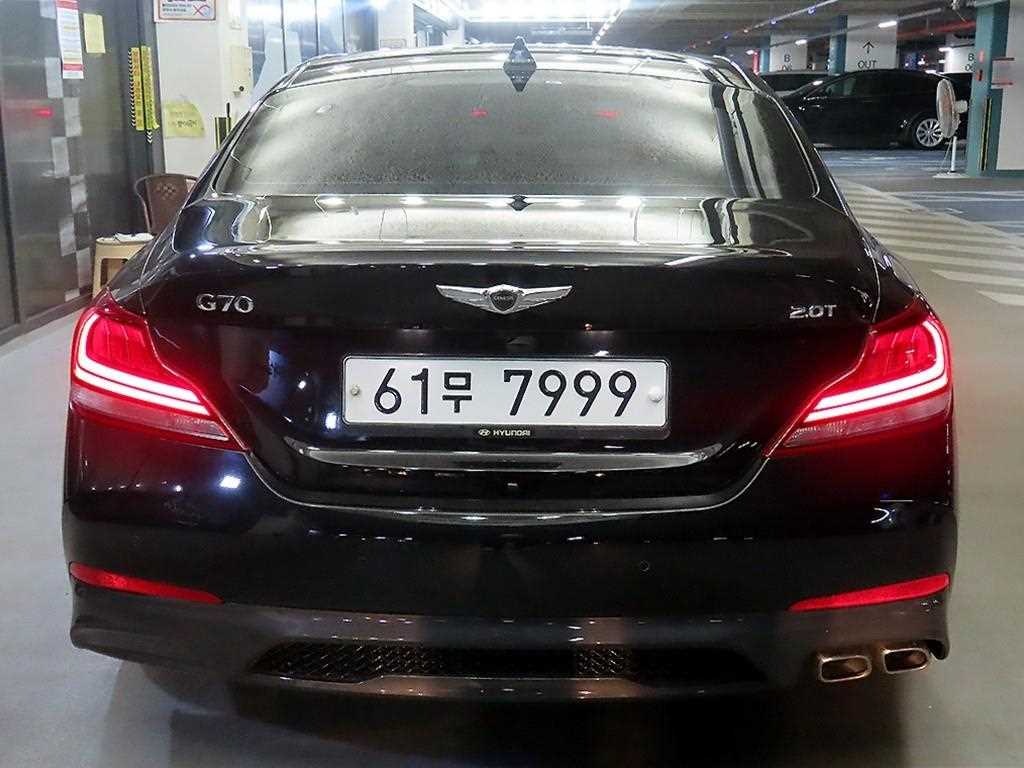 Genesis G70 - Vista 5