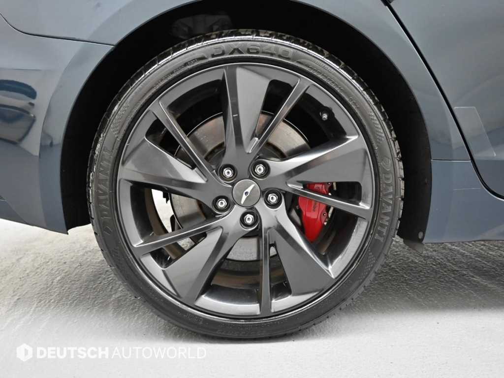 Genesis G70 - Vista 5