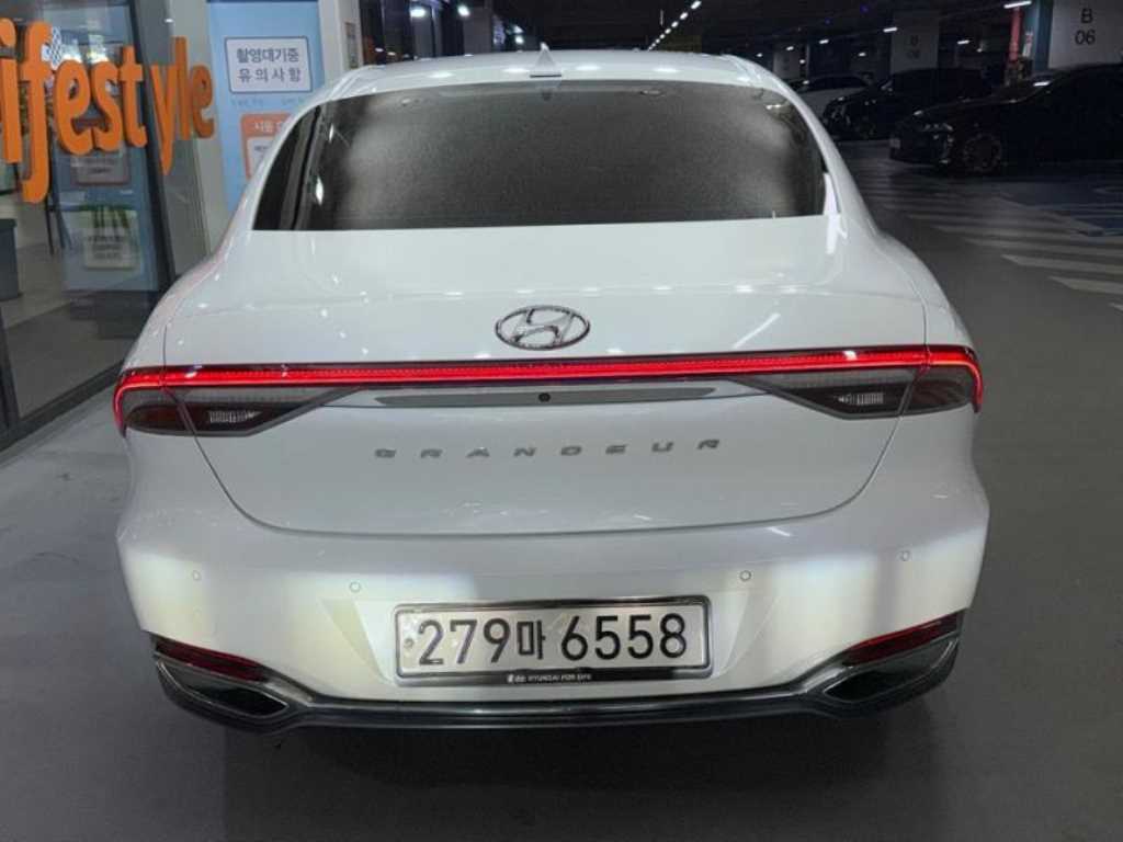 HYUNDAI Grandeur - Vista 5