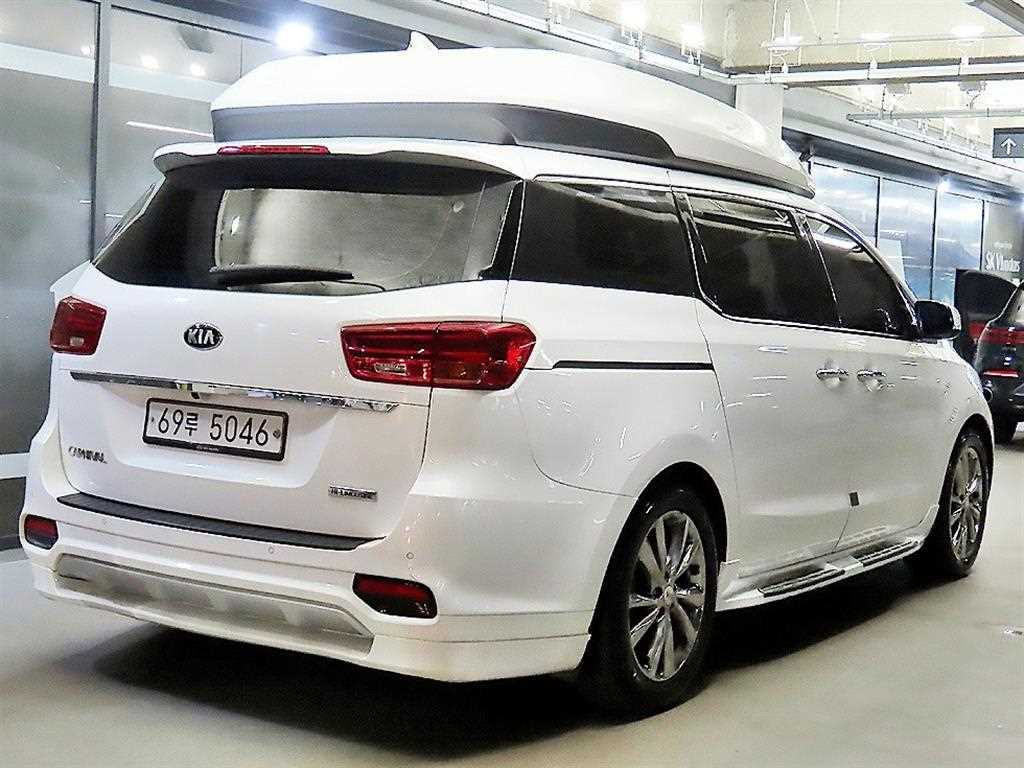 KIA Carnival - Vista 4