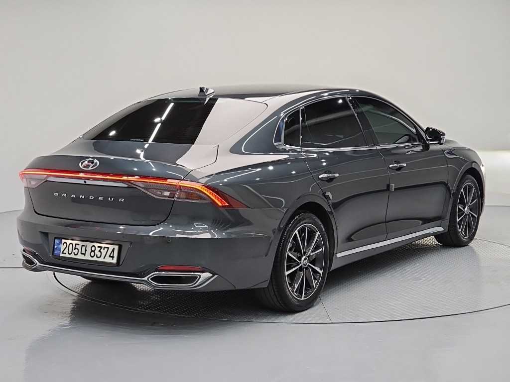 HYUNDAI Grandeur - Vista 5