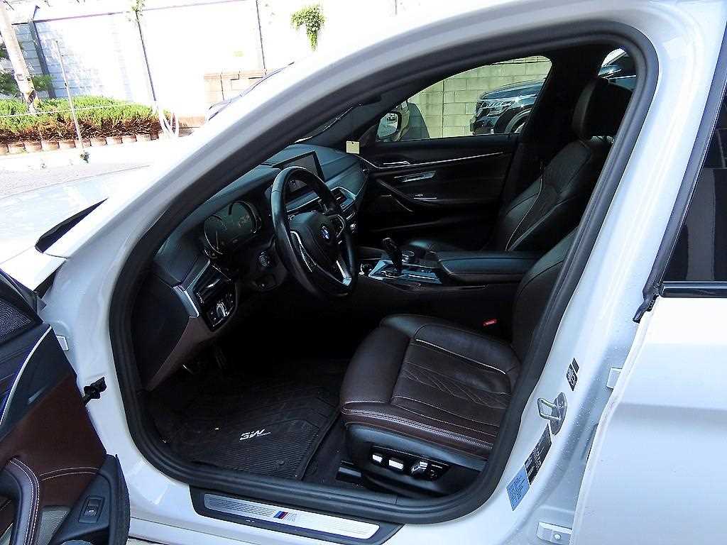 BMW 5 Series - Vista 5
