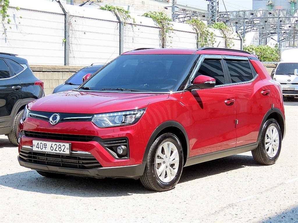 KGM 티볼리 2WD 가솔린 1.5 V5 사진 2/20