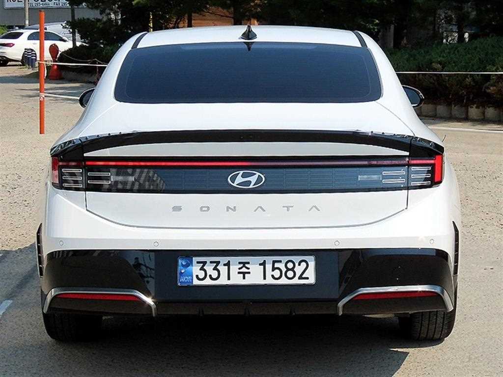 HYUNDAI Sonata - Vista 4