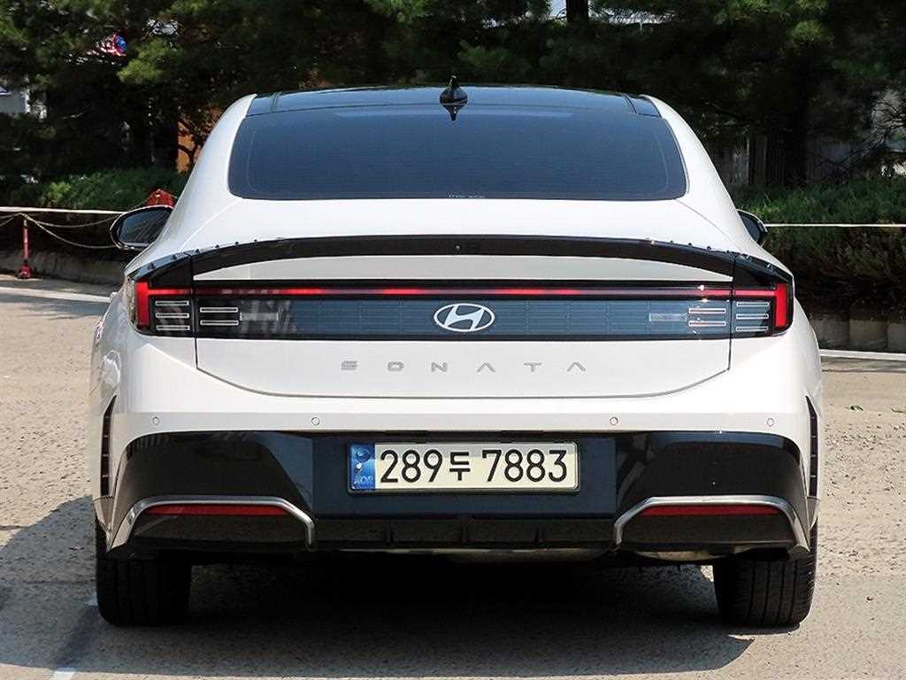 HYUNDAI Sonata - Vista 4