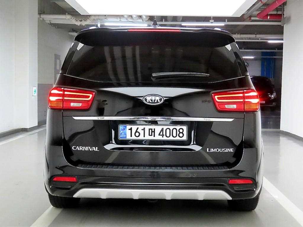 KIA Carnival - Vista 4
