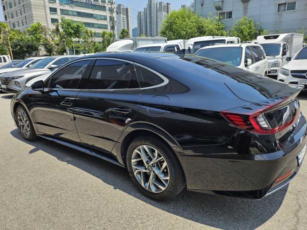 HYUNDAI Sonata - Vista 4