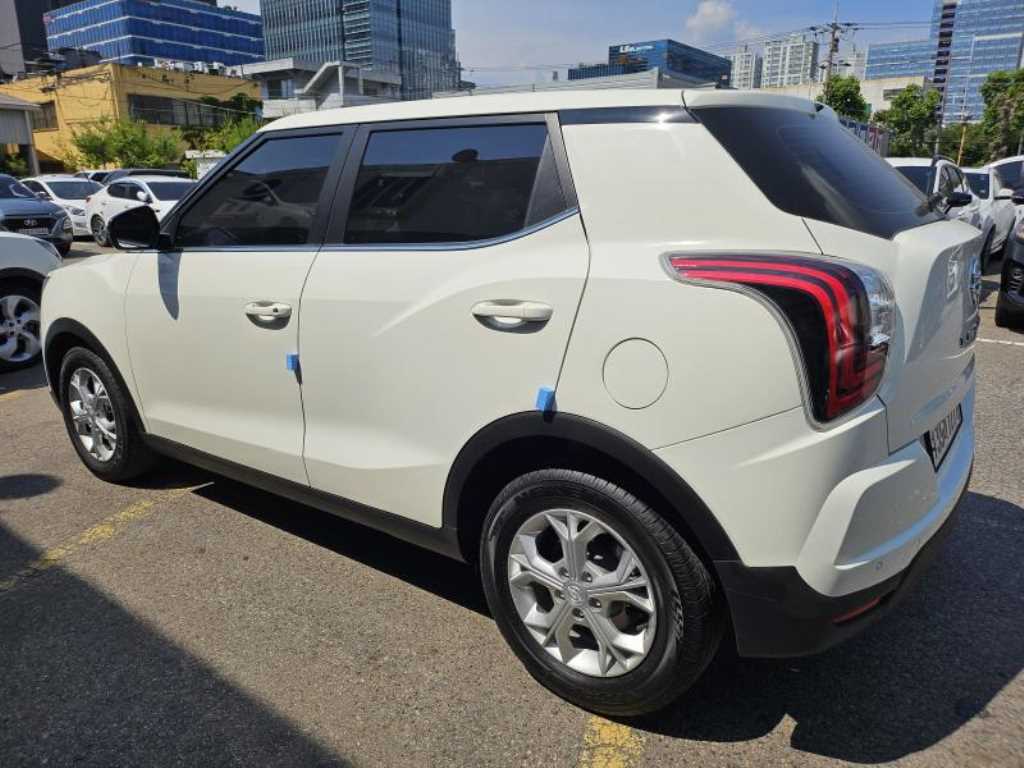 Ssangyong Tivoli - Vista 4