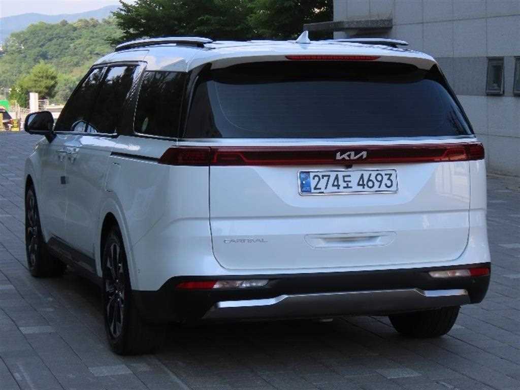 KIA Carnival - Vista 4