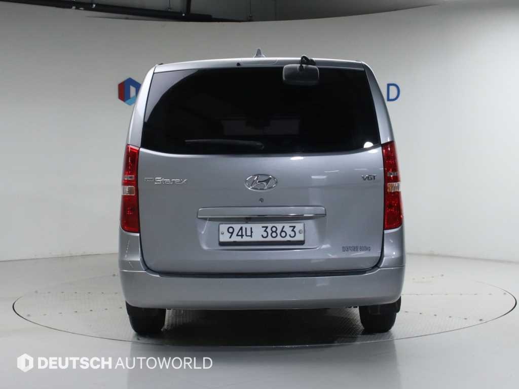 HYUNDAI Starex - Vista 4