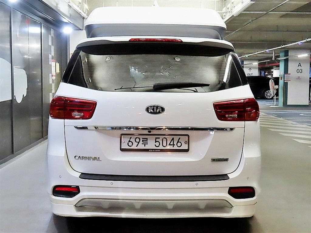 KIA Carnival - Vista 5