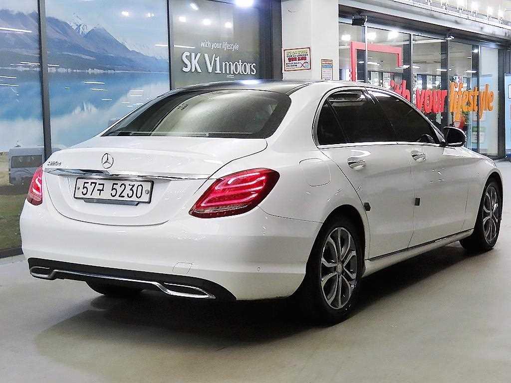Mercedes Benz C Class - Vista 4