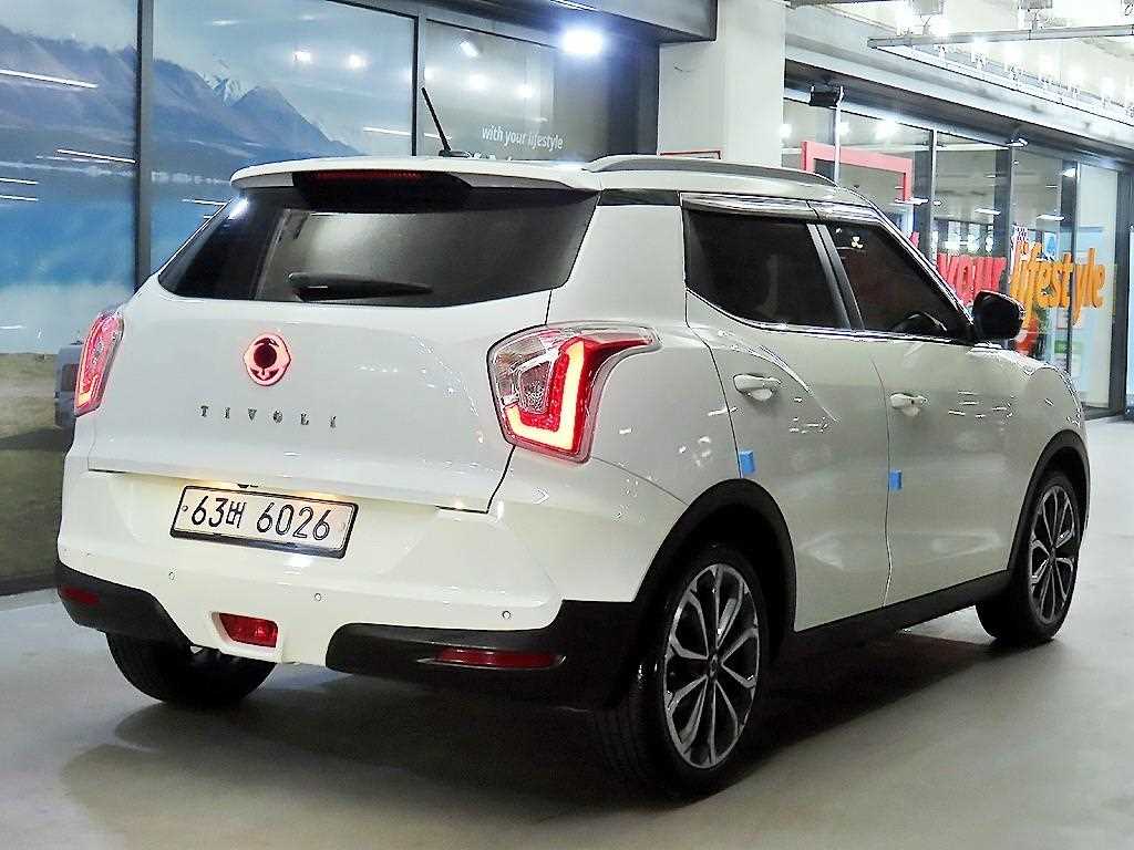 Ssangyong Tivoli - Vista 4