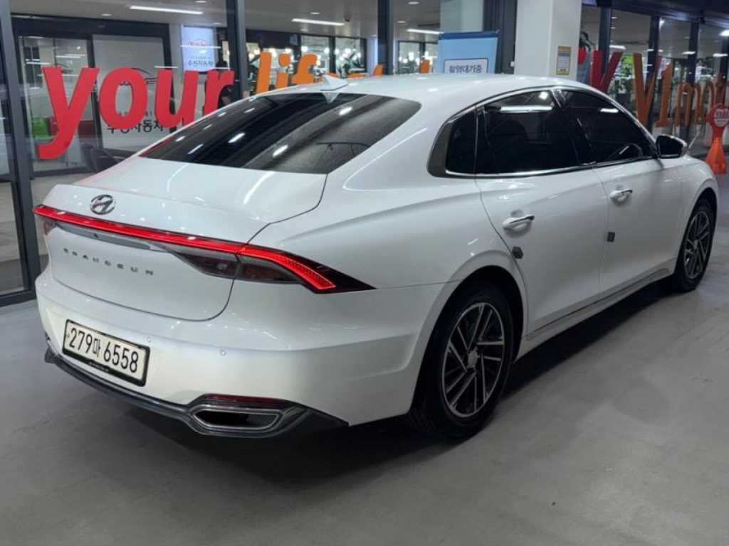 HYUNDAI Grandeur - Vista 4