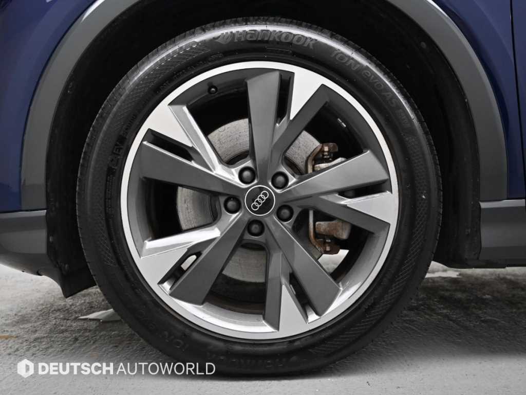 Audi Q4 - Vista 5
