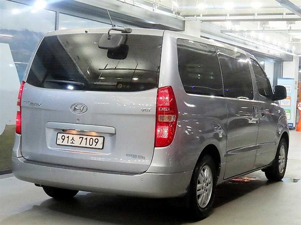 HYUNDAI Starex - Vista 4
