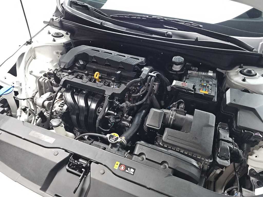 HYUNDAI Avante - Vista 5