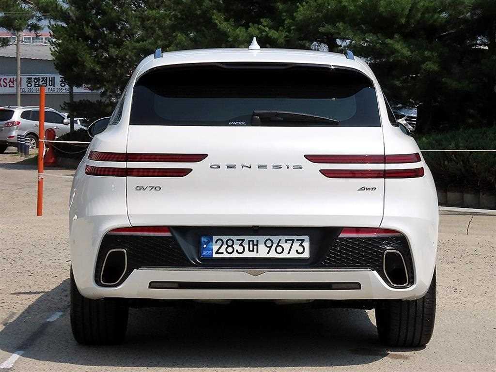 Genesis GV70 - Vista 4