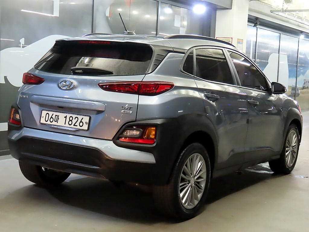 HYUNDAI Kona - Vista 4