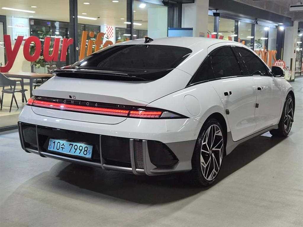 HYUNDAI Ioniq 6 - Vista 4