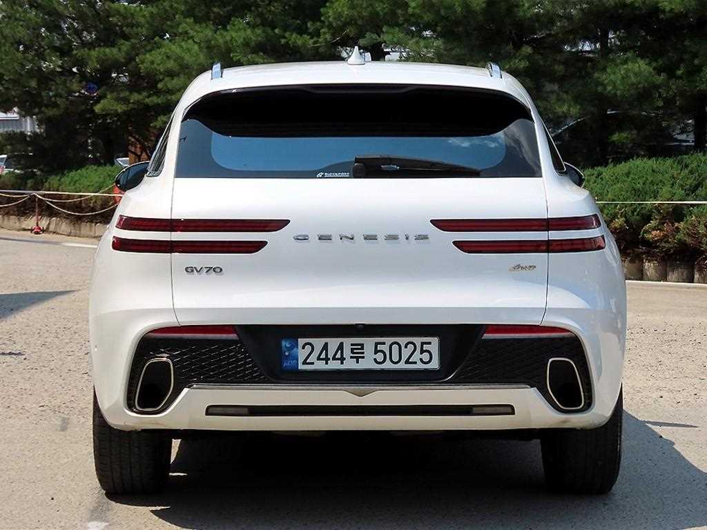 Genesis GV70 - Vista 4