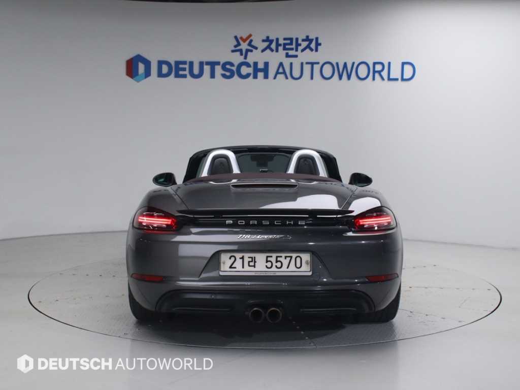 Porsche 718 - Vista 4