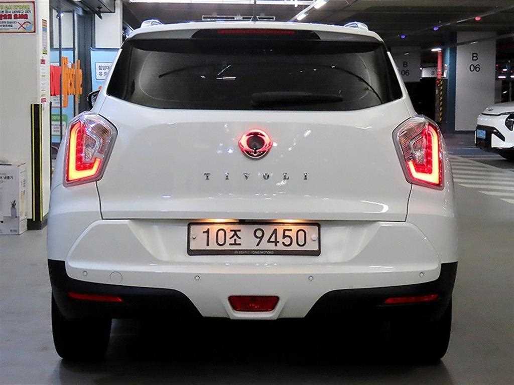 Ssangyong Tivoli - Vista 5