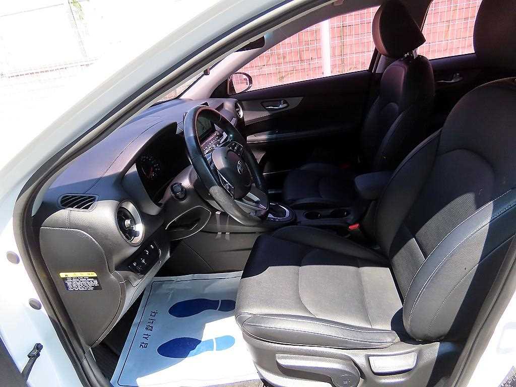 KIA K3 - Vista 5