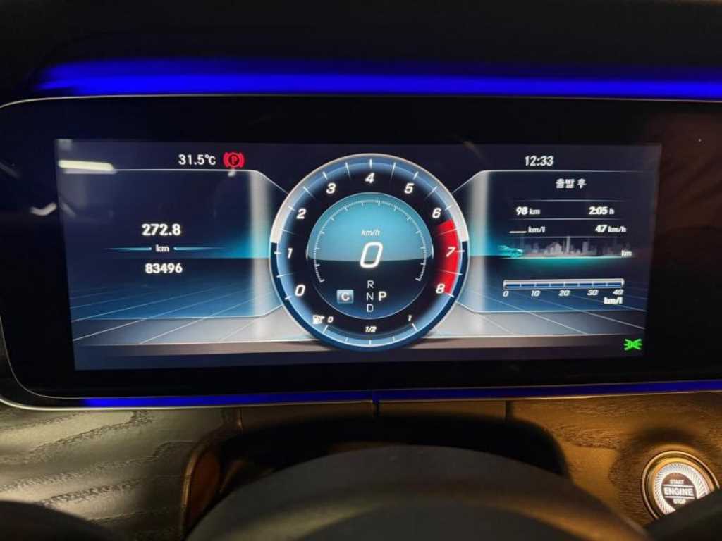 Mercedes Benz E class - Vista 4