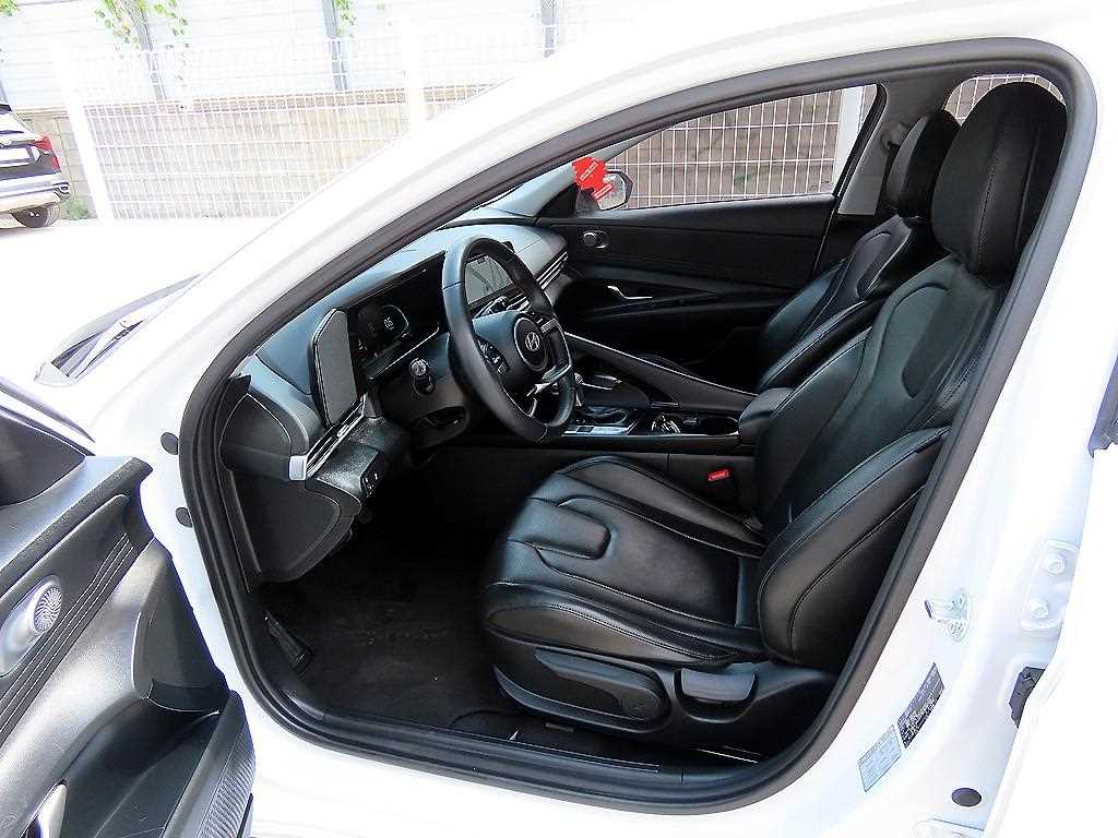 HYUNDAI Avante - Vista 5