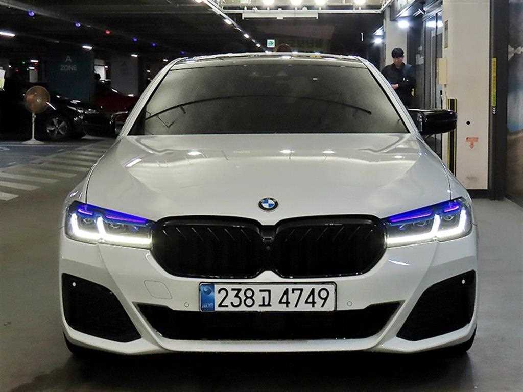 BMW 5시리즈 520d xDrive M 스포츠 플러스 사진 2/20