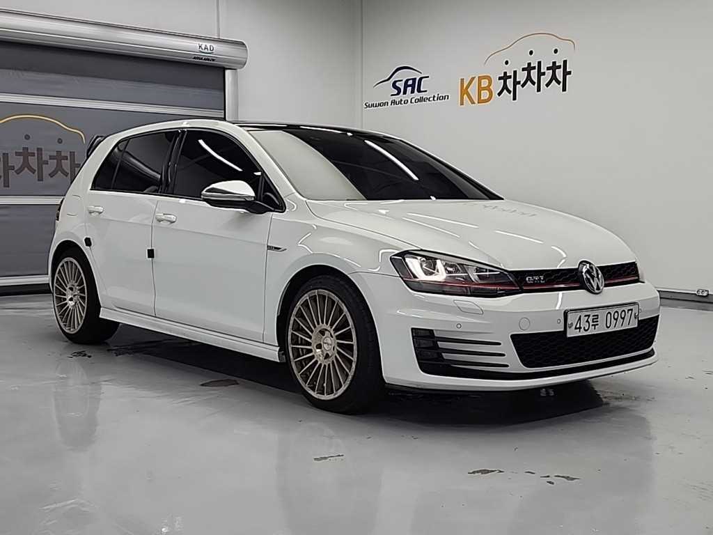 Volkswagen Golf - Vista 4