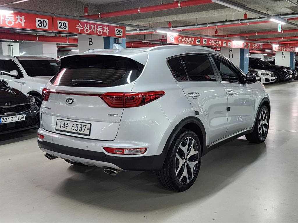 KIA Sportage - Vista 5