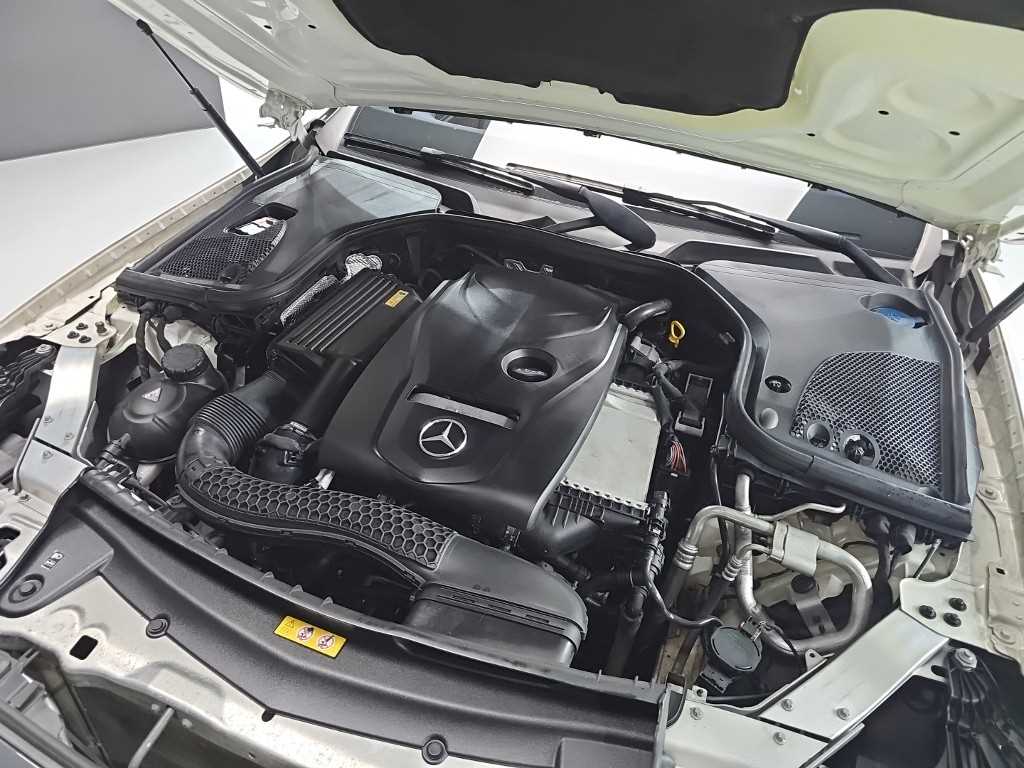 Mercedes Benz E class - Vista 5