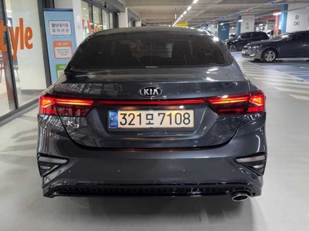 KIA K3 - Vista 5