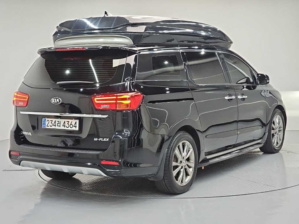 KIA Carnival - Vista 4