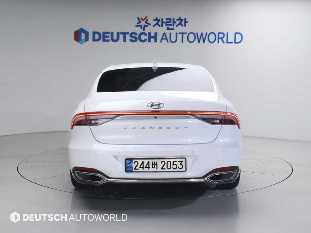 HYUNDAI Grandeur - Vista 5