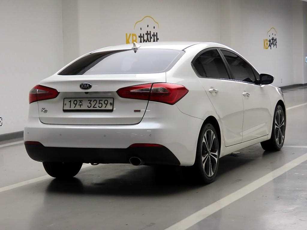 KIA K3 - Vista 4