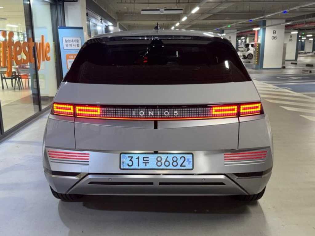 HYUNDAI Ioniq 5 - Vista 5