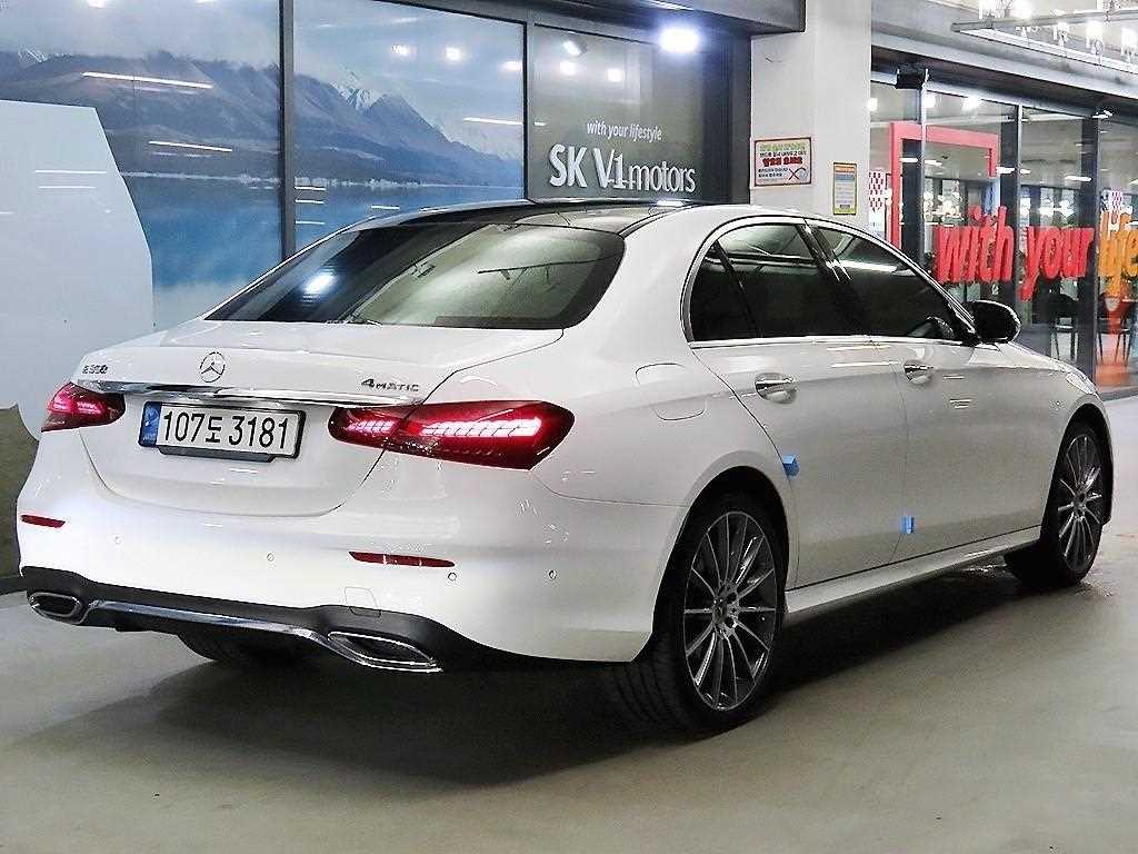 Mercedes Benz E class - Vista 4