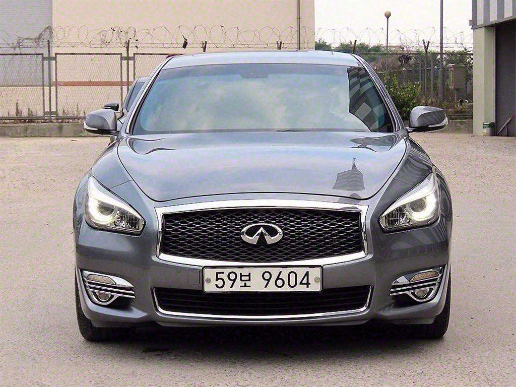Q70 3.7스타일 2015년식